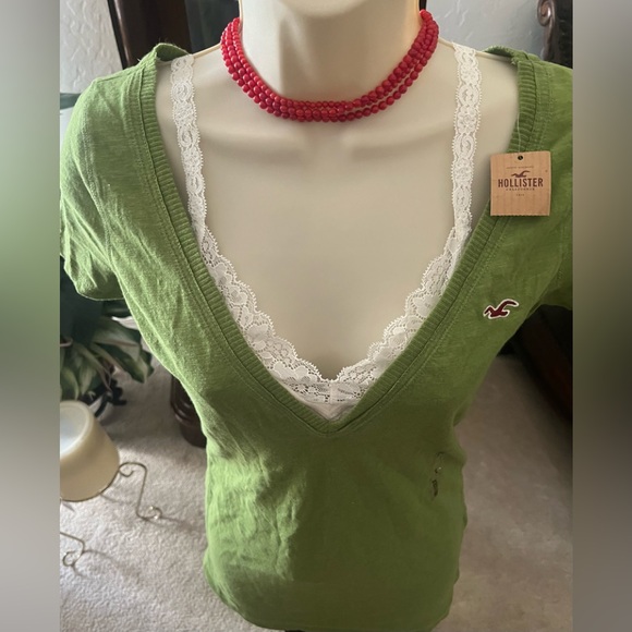 Y2K Unique Hollister SoCal V-neckline short sleeve top - Picture 8 of 12